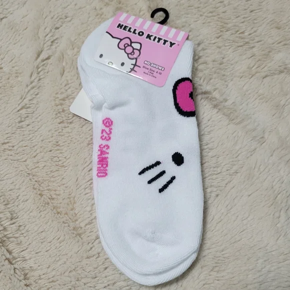 HELLO KITTY No Show Socks, 1 pair - Picture 3 of 4